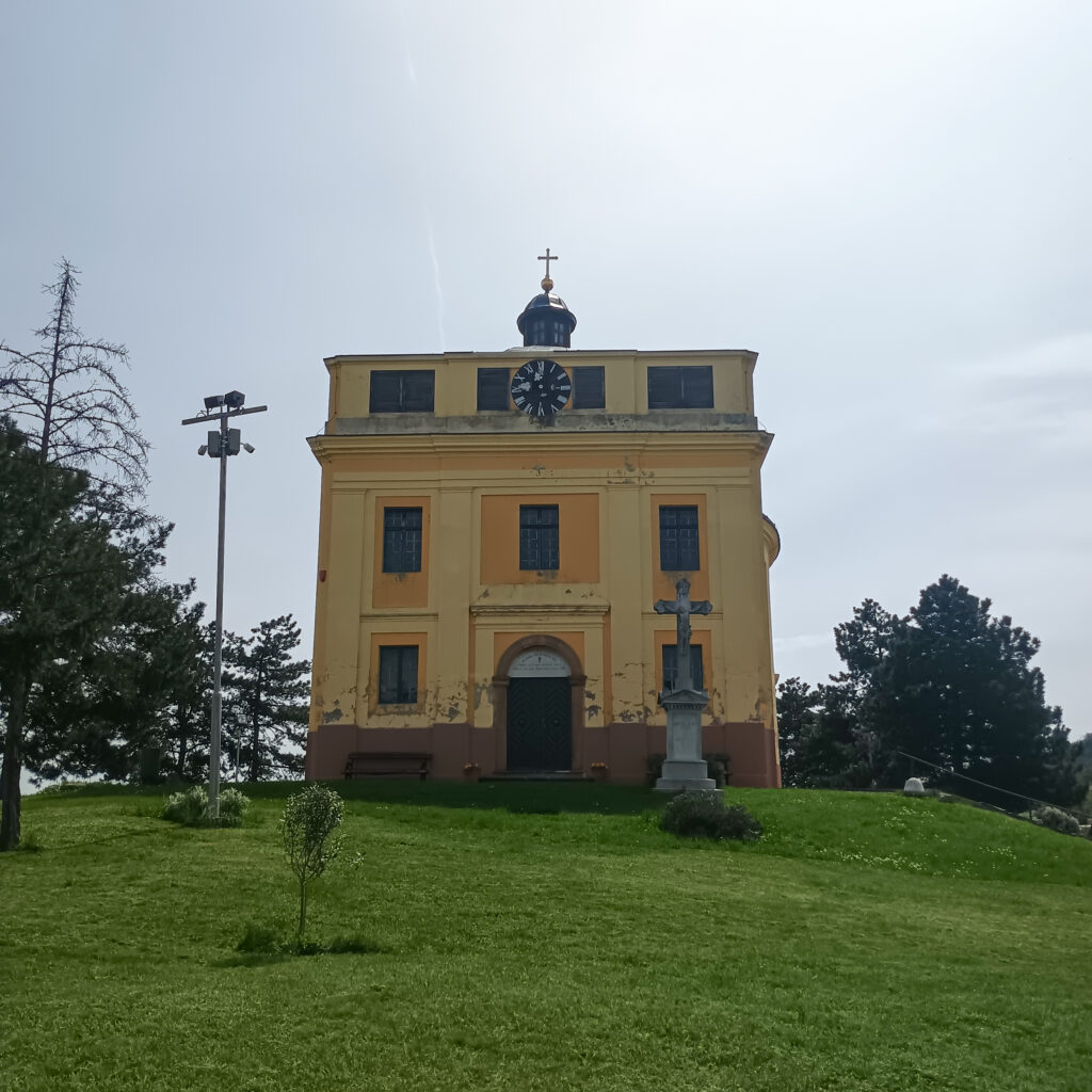 Bočna strana Kapele mira u Sremskim Karlovcima